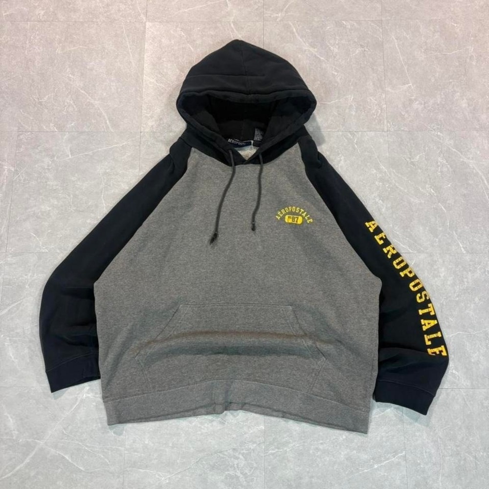 Y2K Black and grey Aeropostale hoodie‎ with yellow sleeve hit